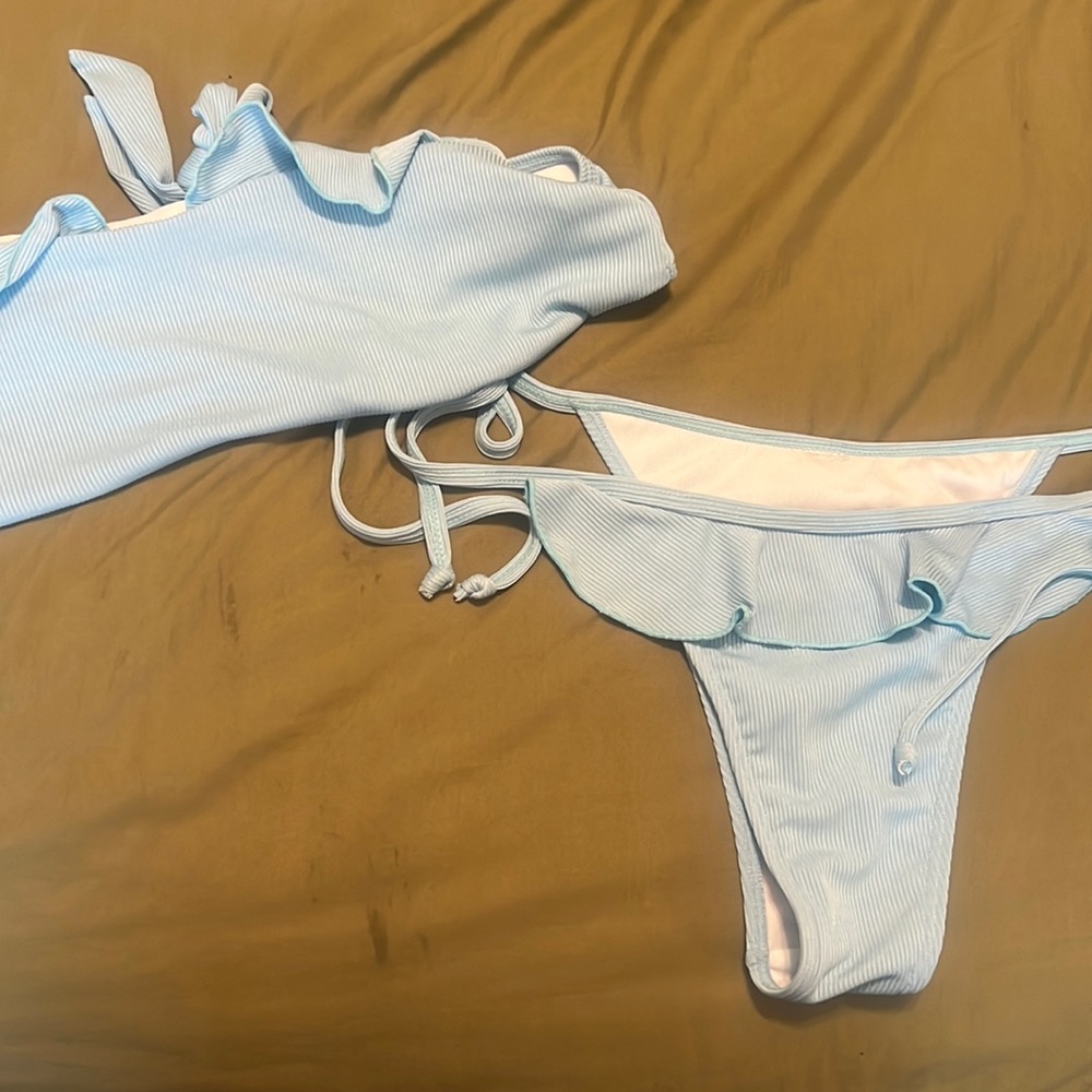 02. Baby blue swim